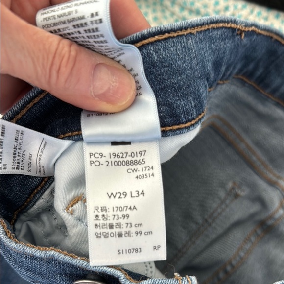 Levi's 312 Shaping Slim Stretch Jeans - Picture 3 of 7